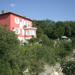  Apartment Dora