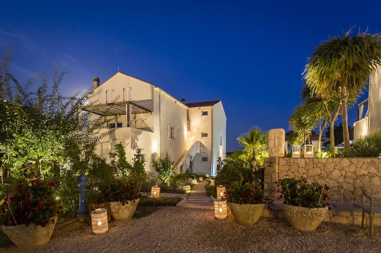 Galboka Residence Nerezine 0*,  Croazia